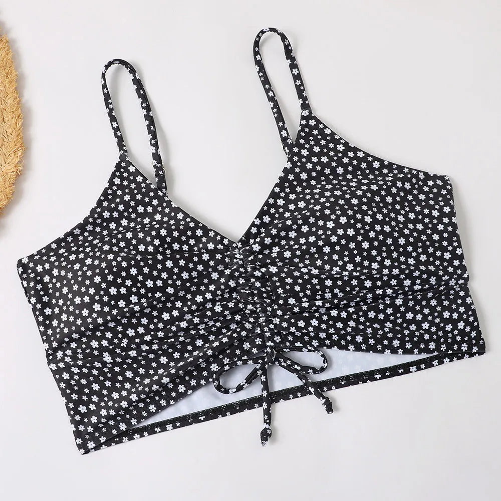 Luna | Blomsterbikini – Et sommerligt statement