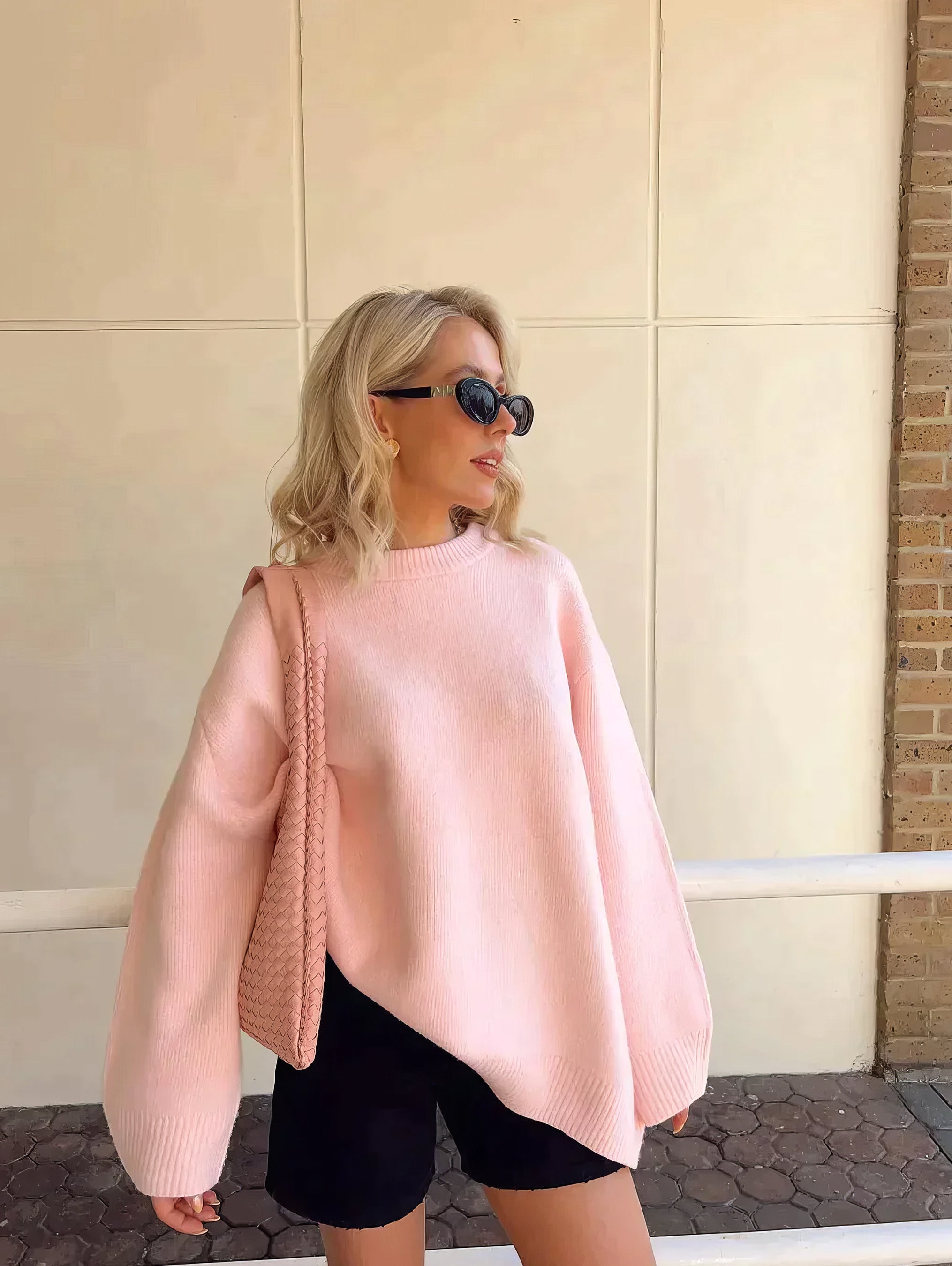Debby Rose - Rosa Sweater med Rund Krave Trendy