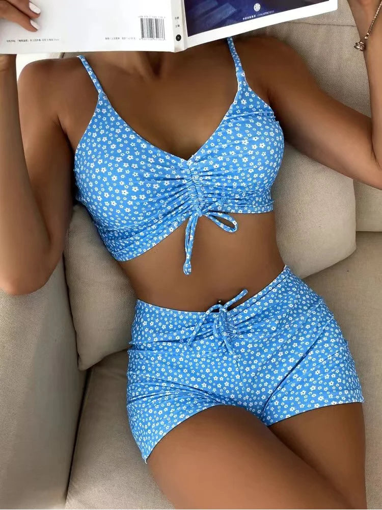 Luna | Blomsterbikini – Et sommerligt statement