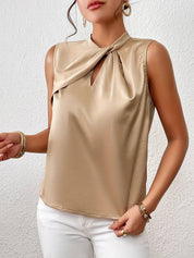 Lyra - Stilfuld Satin Ærmeløs Bluse med Chic Drejet Hals
