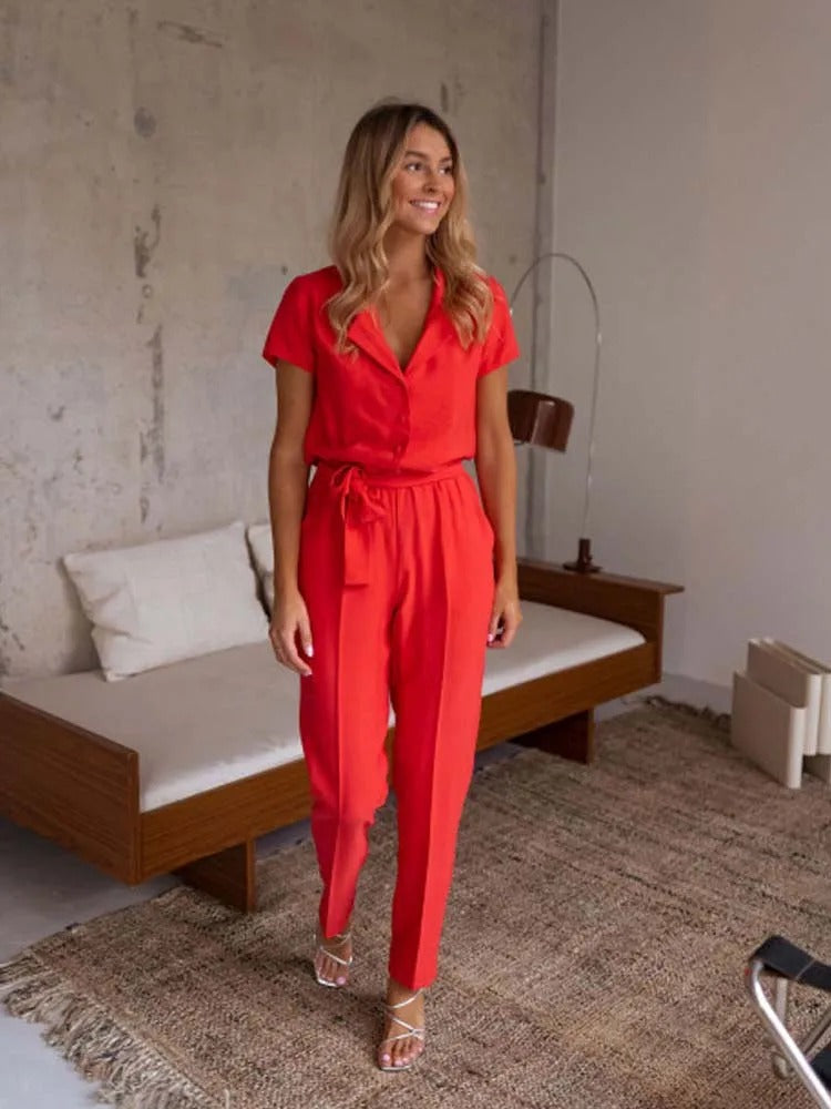 Elisa - Stilfuld casual jumpsuit med v-hals og flot bælte