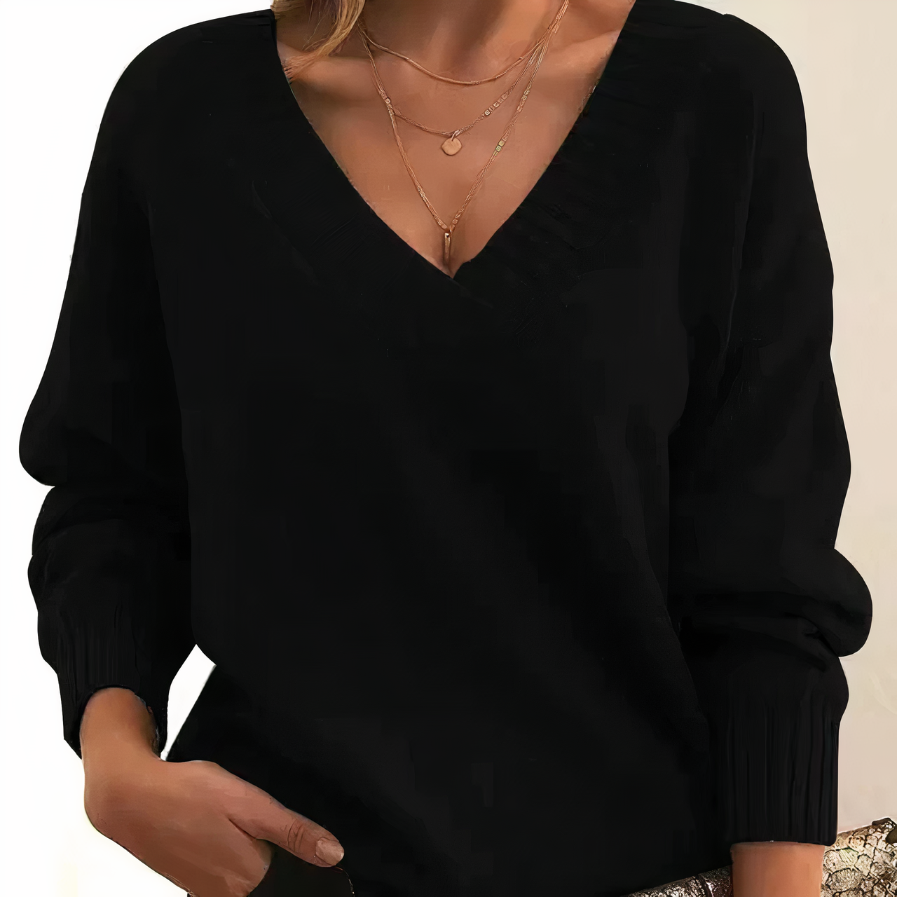 Mira | Dyb V-hals Sweater – Fint Kvindelighed