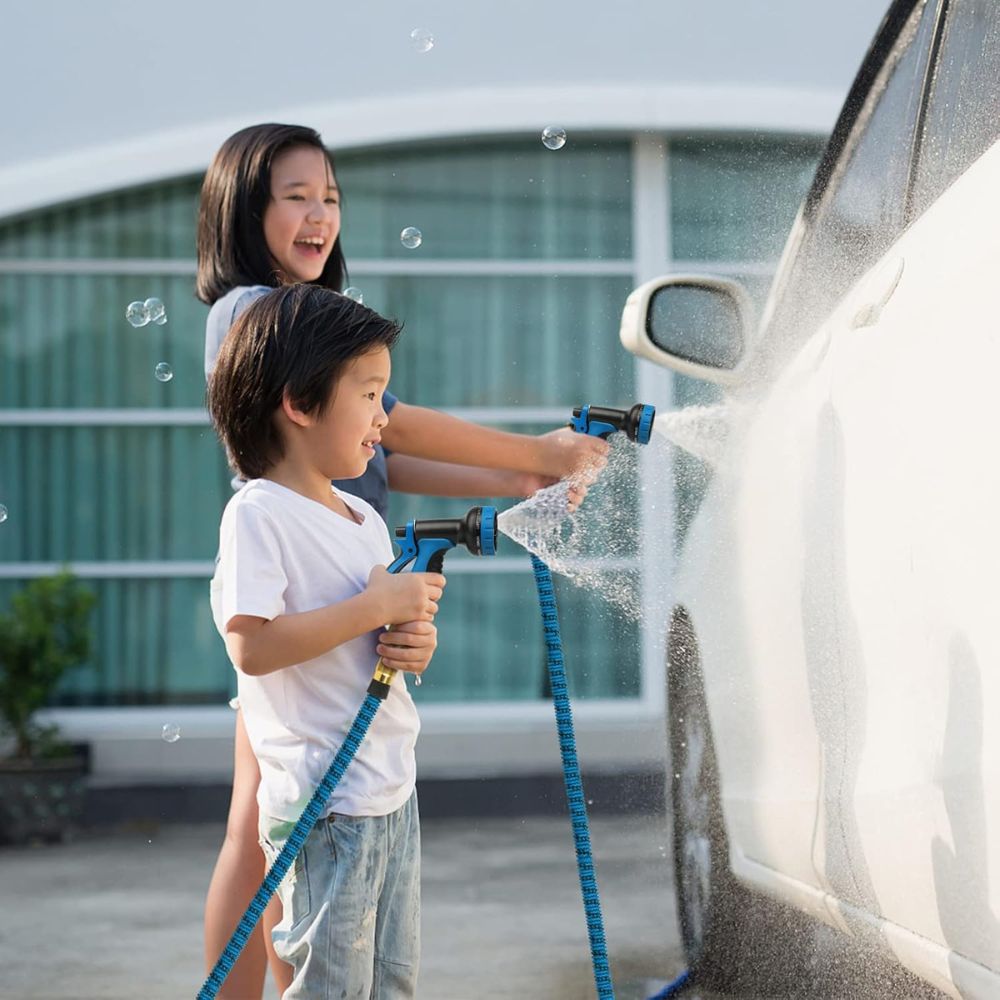 AquaFlex | Justerbar letvægtshaveslange med multimønstret sprøjtedyse 1