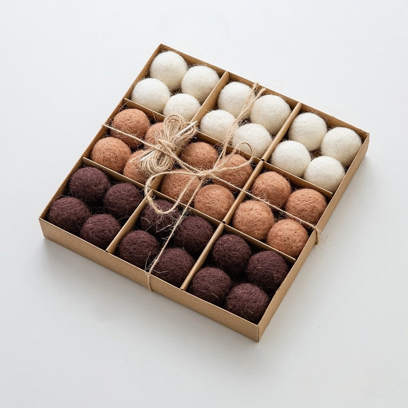 ArcticFlakes | Gør-det-selv filt sneboldsæt til juledekoration 1