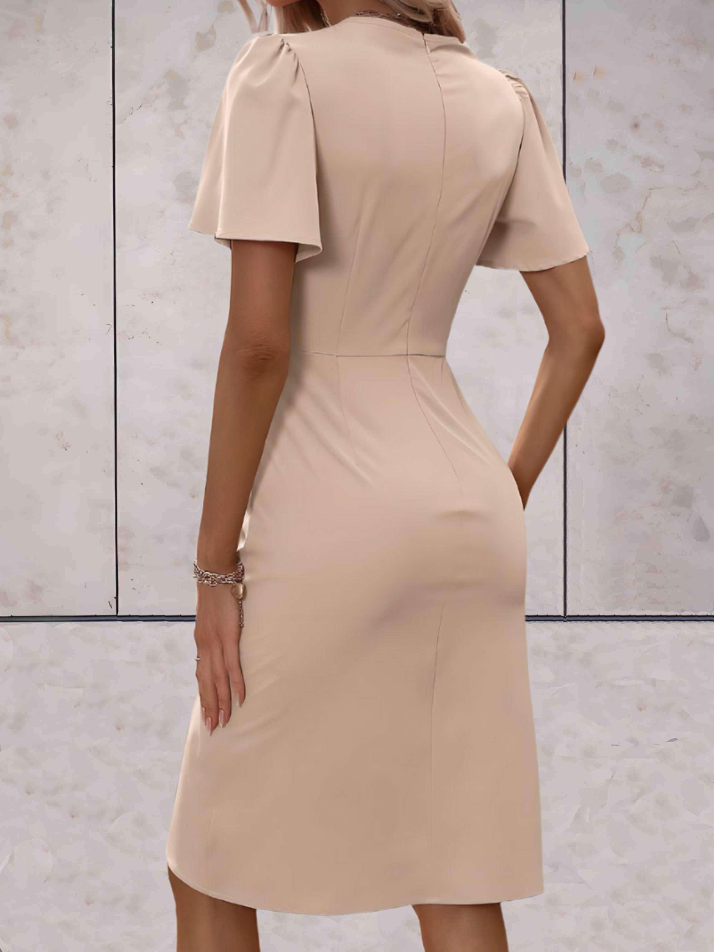BIANCA | Elegant slå-om-kjole med raffineret V-hals