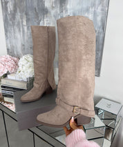 Beige knæhøje støvler til kvinder - Stilfuldt og komfortabelt design til afslappet eller formelt brug 3