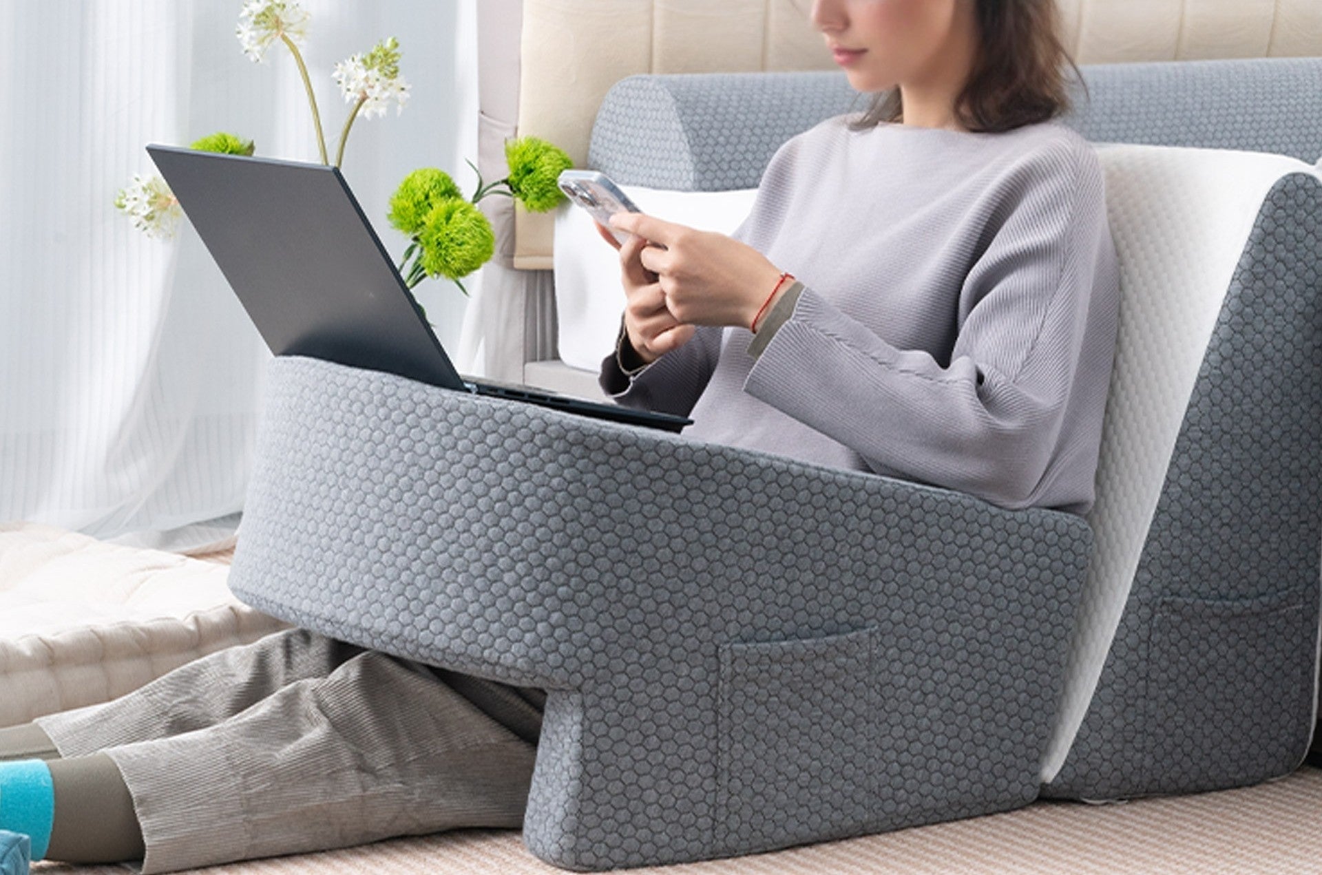 Blød læsepude – Ergonomisk armlæn til skødebord med vaskbart betræk til spil og afslapning 4