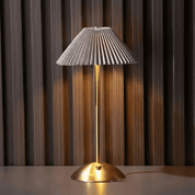 GlowCrest | Forfinet Moderne Lampe til Stilfulde Interiører