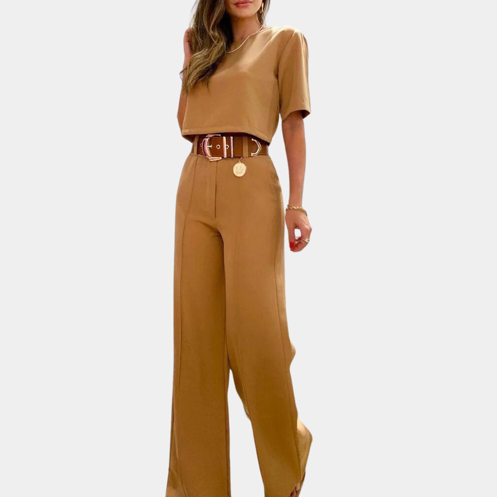 Chic kontorsæt af to dele til elegante sommerlooks