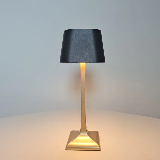 BrightVale | Elegant Moderne Skrivebordslampe