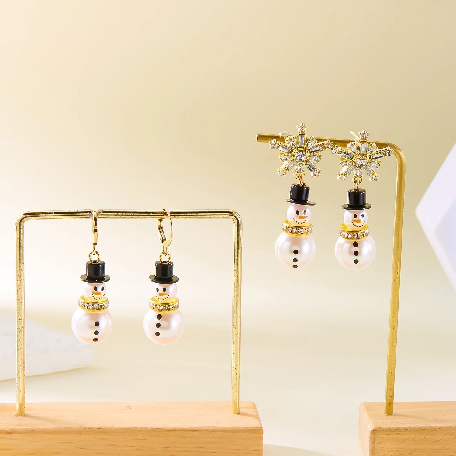 CrystalChill | Skinnende snefnugøreringe til julegave 1