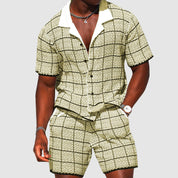 Todelt outfit til mænd - skjorte med korte ærmer og shorts - ternet afslappet pasform