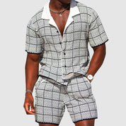 Todelt outfit til mænd - skjorte med korte ærmer og shorts - ternet afslappet pasform