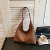 Elegant damehåndtaske i stilfuldt, slidstærkt læder 12