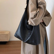 Elegant damehåndtaske i stilfuldt, slidstærkt læder 2