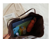 Elegant skuldertaske til kvinder i mellemstørrelse i premium syntetisk stof 3