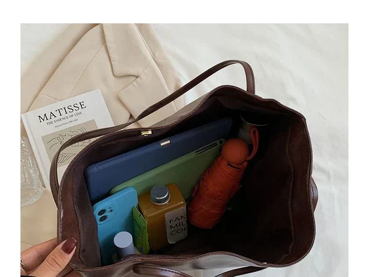 Elegant skuldertaske til kvinder i mellemstørrelse i premium syntetisk stof 3