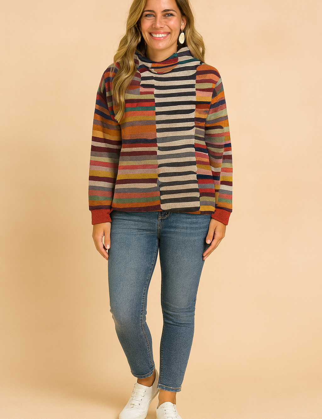 Farverig hættetrøje 0