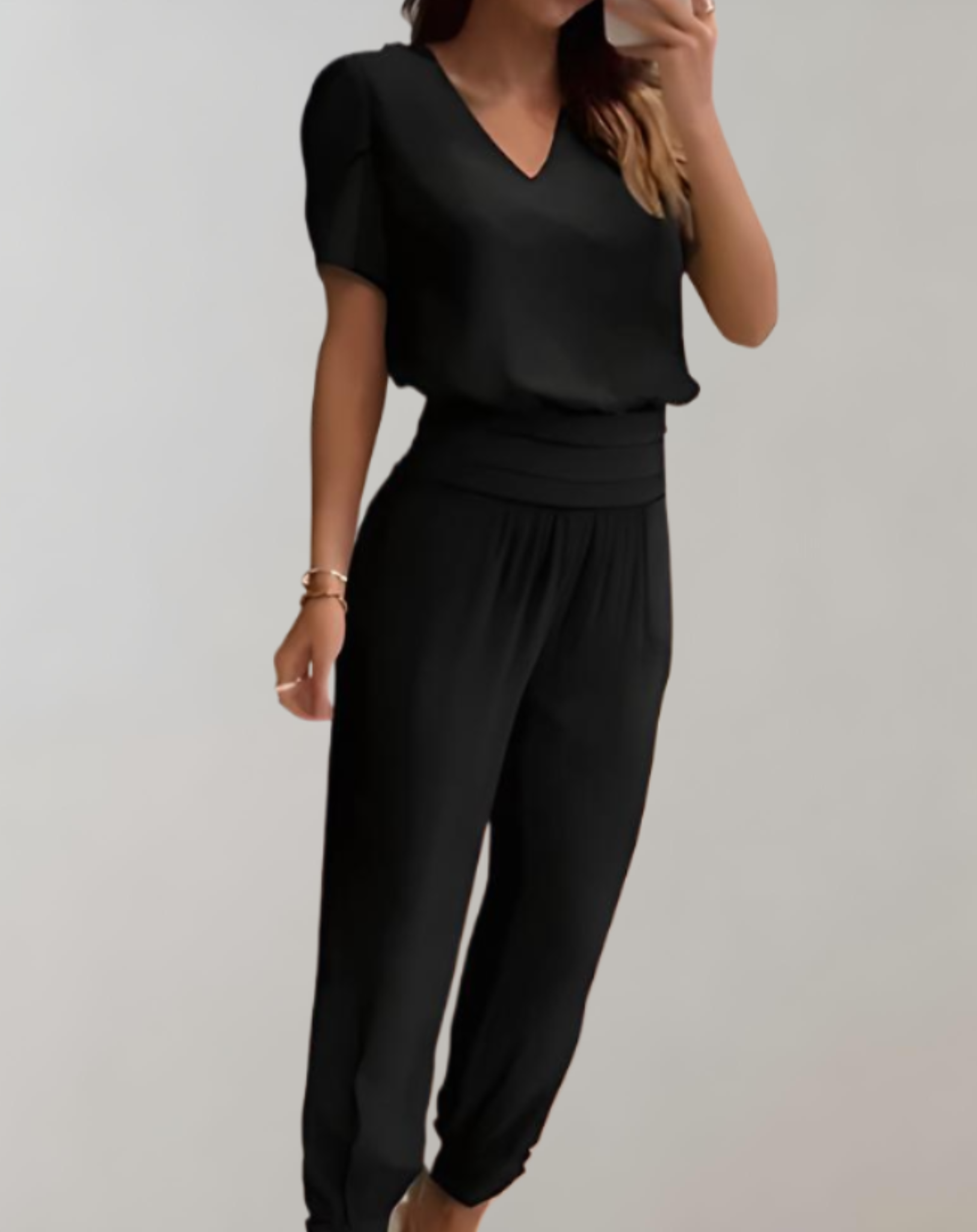 Alina - Stilfuldt Tredelt Kvindesæt til det Perfekte Look
