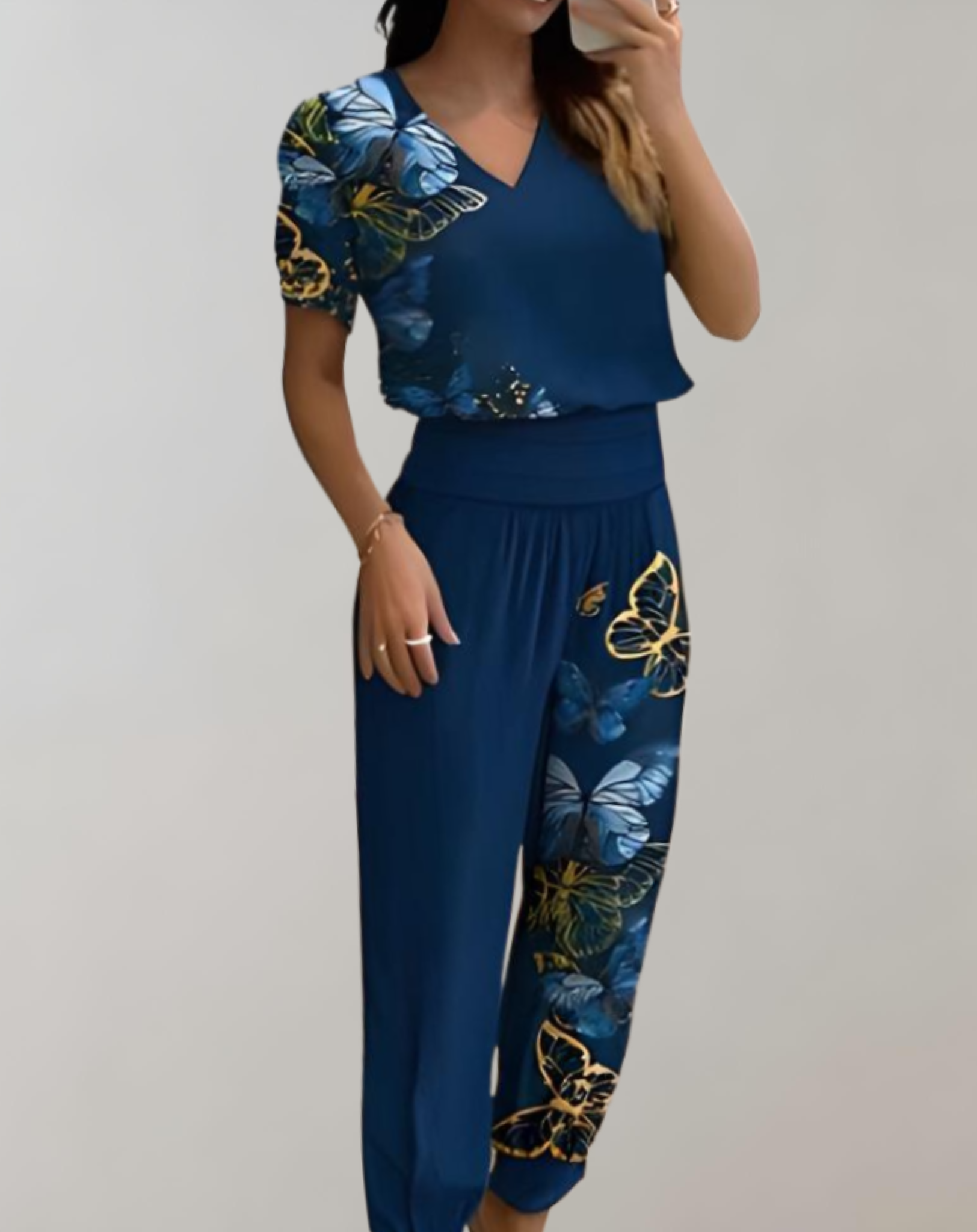 Alina - Stilfuldt Tredelt Kvindesæt til det Perfekte Look