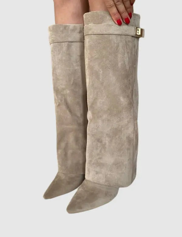 Knæhøje støvler til kvinder - Elegant sort læderfodtøj for stil og komfort 0