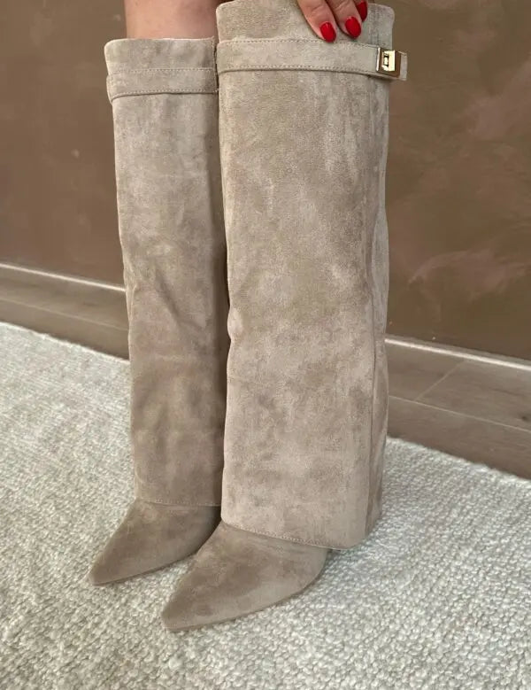 Knæhøje støvler til kvinder - Elegant sort læderfodtøj for stil og komfort 4