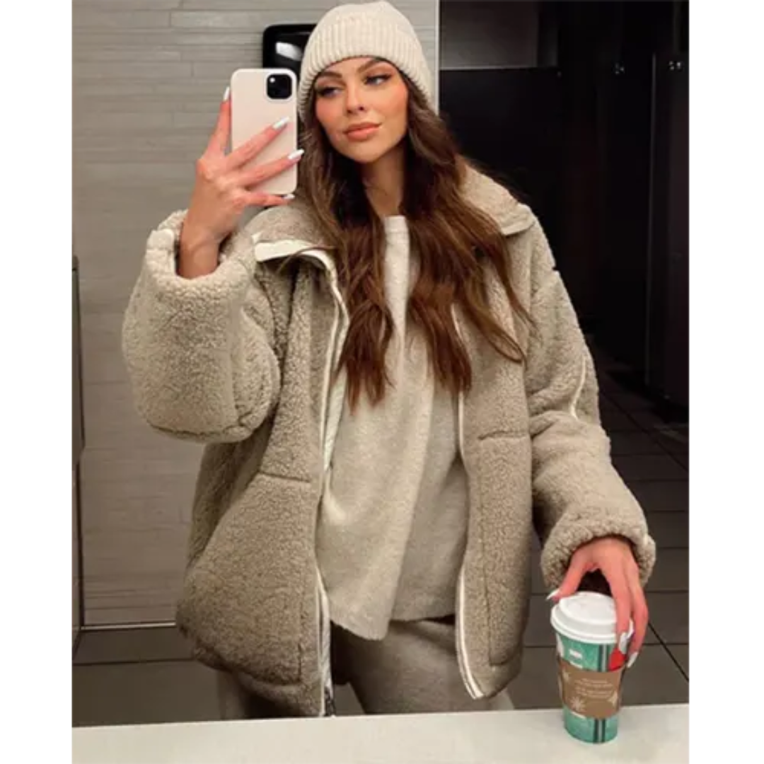 Lækker løstsiddende damejakke | Høj krave 1