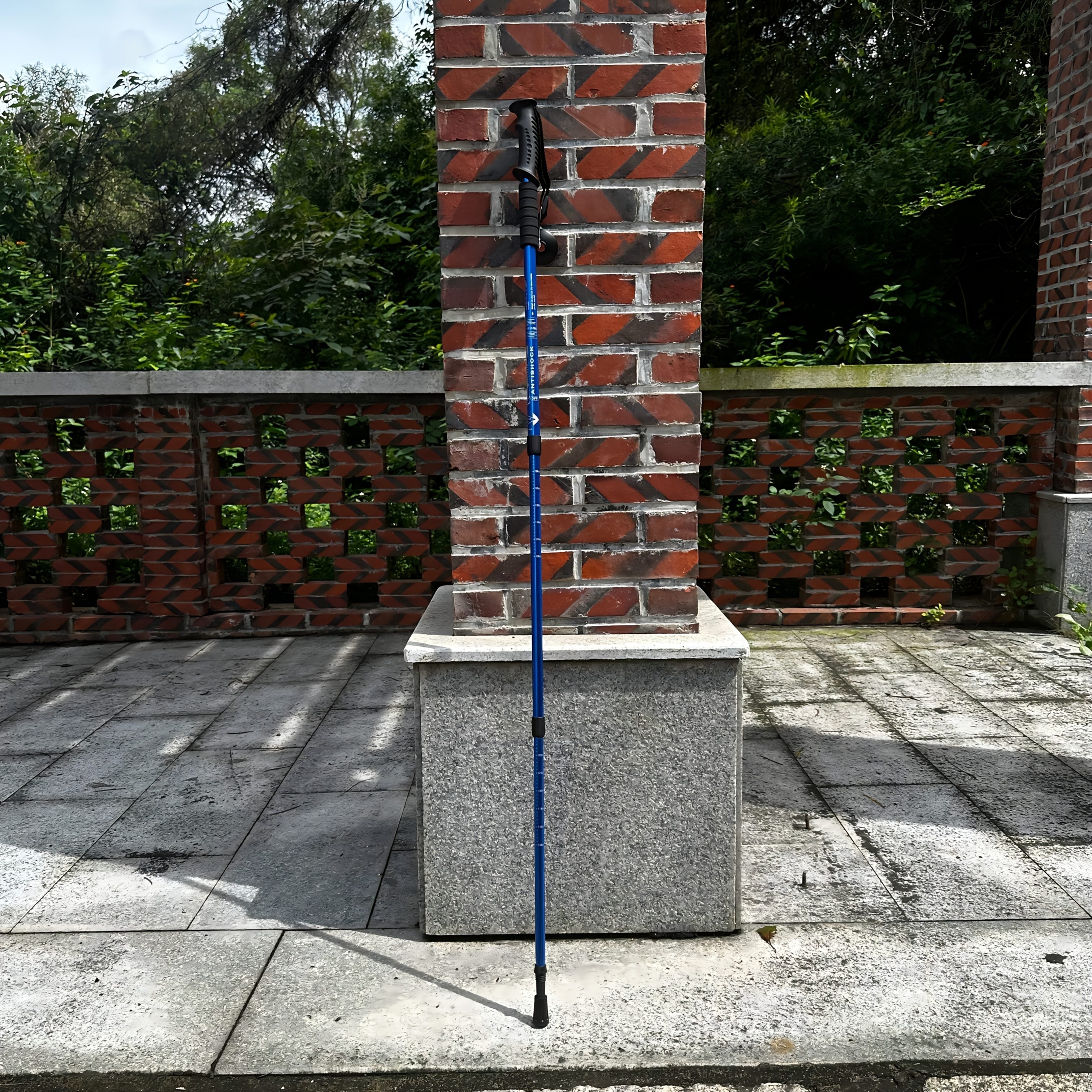 Lette vandrestave i aluminium – justerbare og stødabsorberende til eventyrlystne vandrere 8