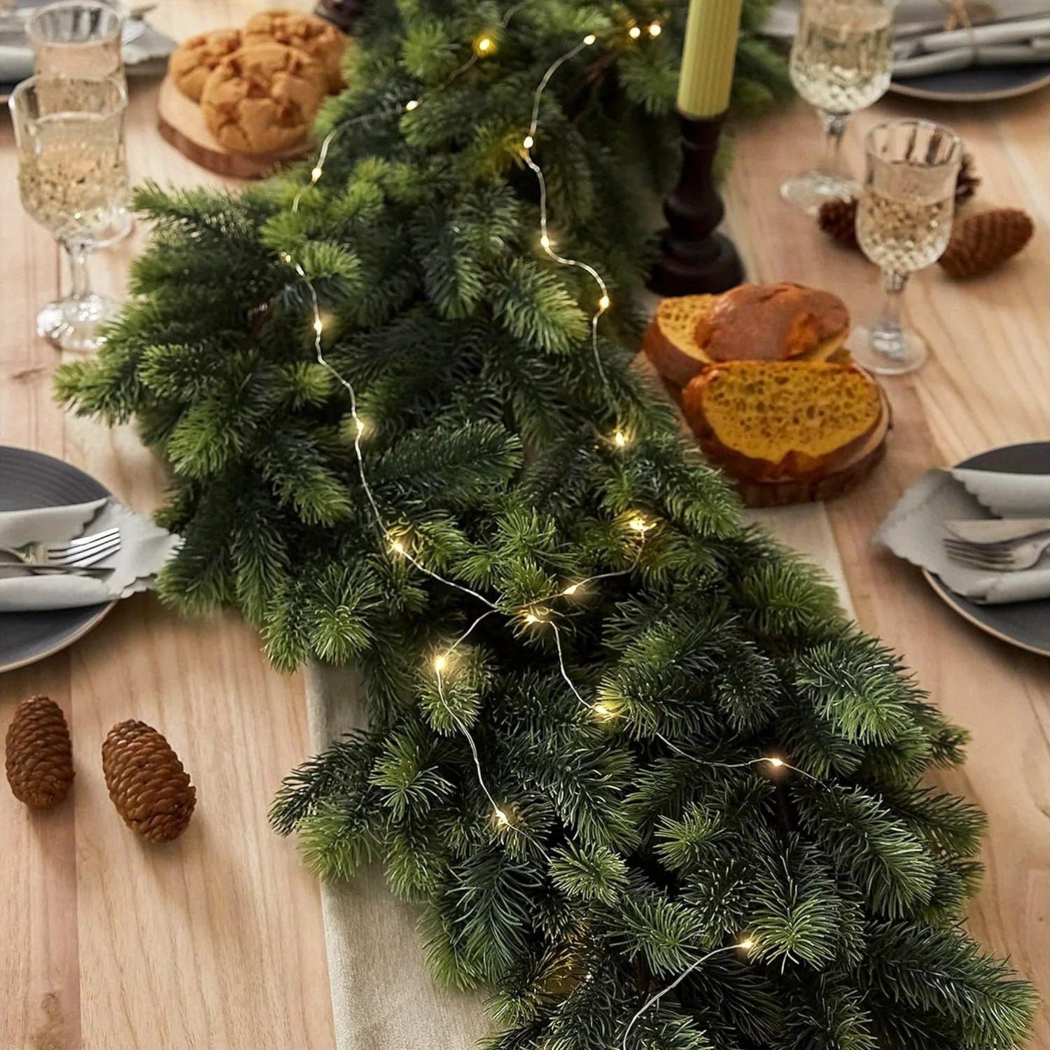 LichtLuxe | Kunstig fyrretræspige med LED-lys til festlig dekoration 3
