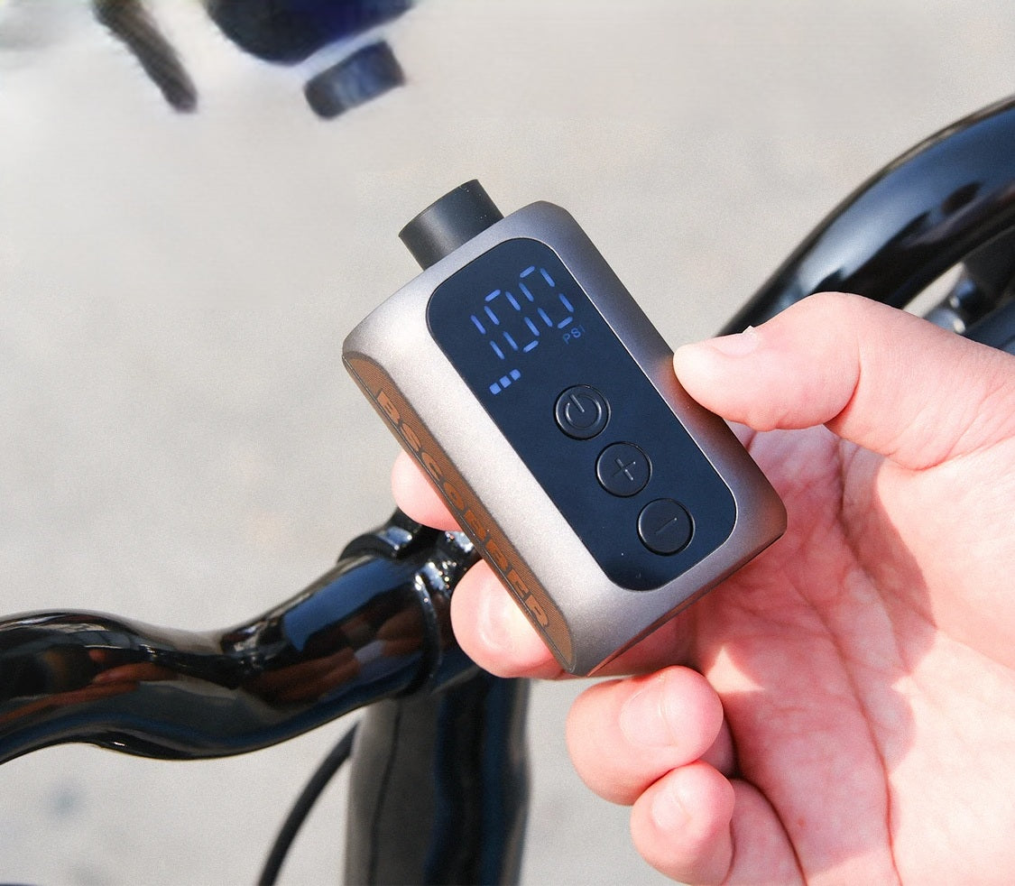 Mini trådløs luftpumpe – Bærbar højtryks 100PSI dækpumpe med genopladeligt batteri til cykler, biler og rejser 1