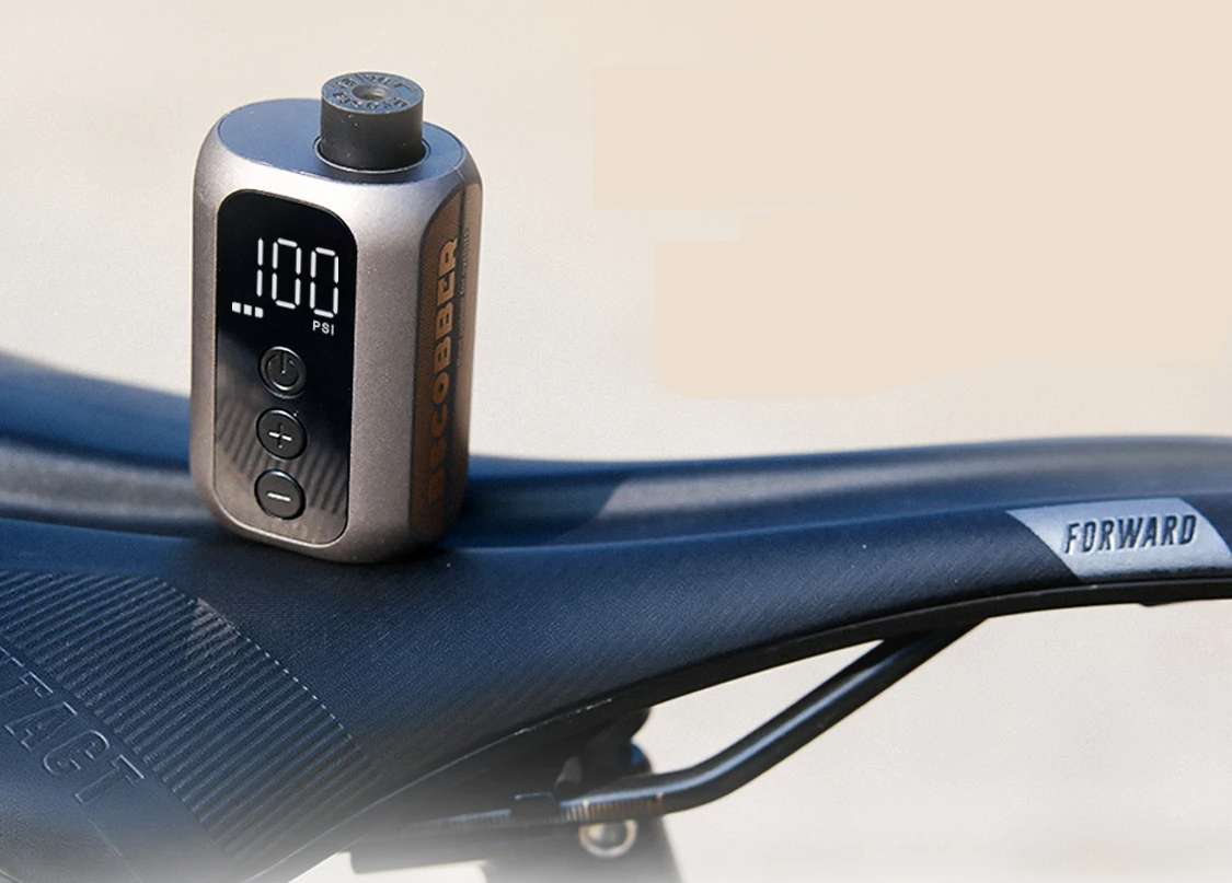 Mini trådløs luftpumpe – Bærbar højtryks 100PSI dækpumpe med genopladeligt batteri til cykler, biler og rejser 4