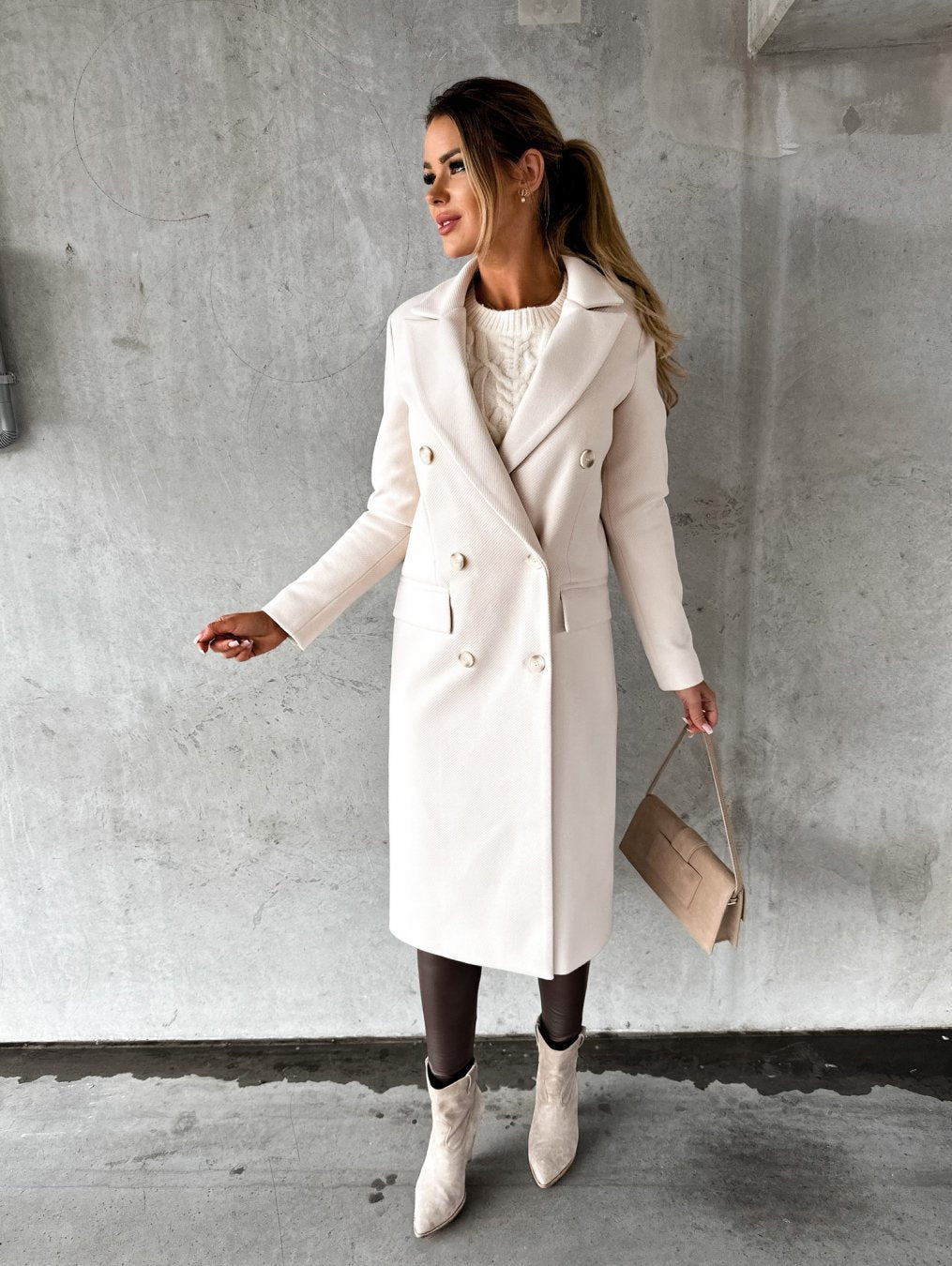 Carolina | Luxe Lang Uld Damesjakke til Elegant Stil