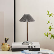 Moderne Skandinavisk Bordlampe med Plisseret Design og USB-Opladning – Elegant Belysning til Stue og Soveværelse 11