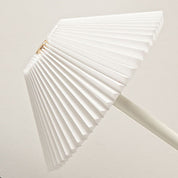 Moderne Skandinavisk Bordlampe med Plisseret Design og USB-Opladning – Elegant Belysning til Stue og Soveværelse 8