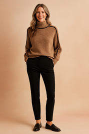 Nadia | Sweater med kontrastkant og høj krave 0