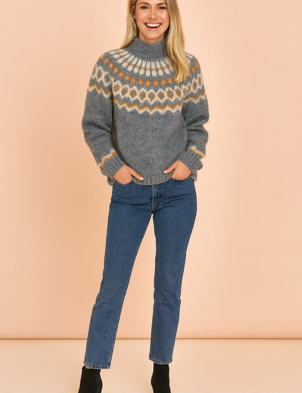 Natalia | Sweater med dekorativt bærestykke 0