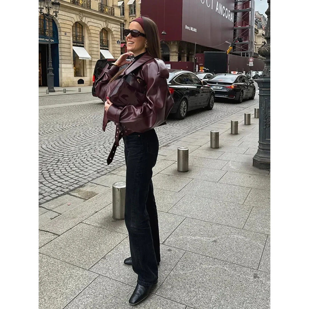 Oversized statement cropped jakke til kvinder | Bæltedesign 1