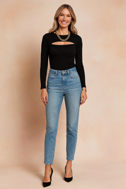 Patrycja | Sweater med udskæring under halsudskæringen 4