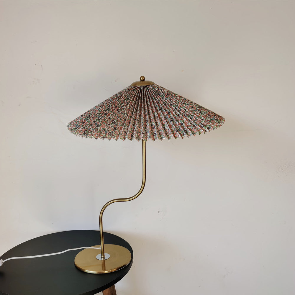 Retro Plisseret Bordlampe med Paraplyform – Beige, Gul, Grøn, Guld, 63 cm Højde, Stof og PVC 1