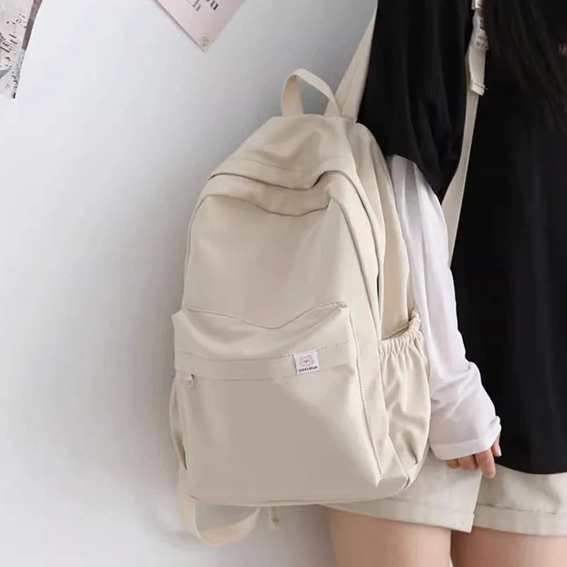 Bella | Bæredygtig Nylon Stor Rygsæk