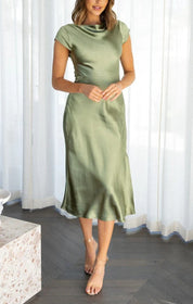 PEARLY | Elegant silke kjole til et raffineret udseende