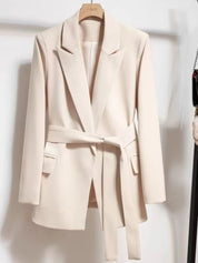 Julia | Stilfuld blazer med bælte til et moderne look