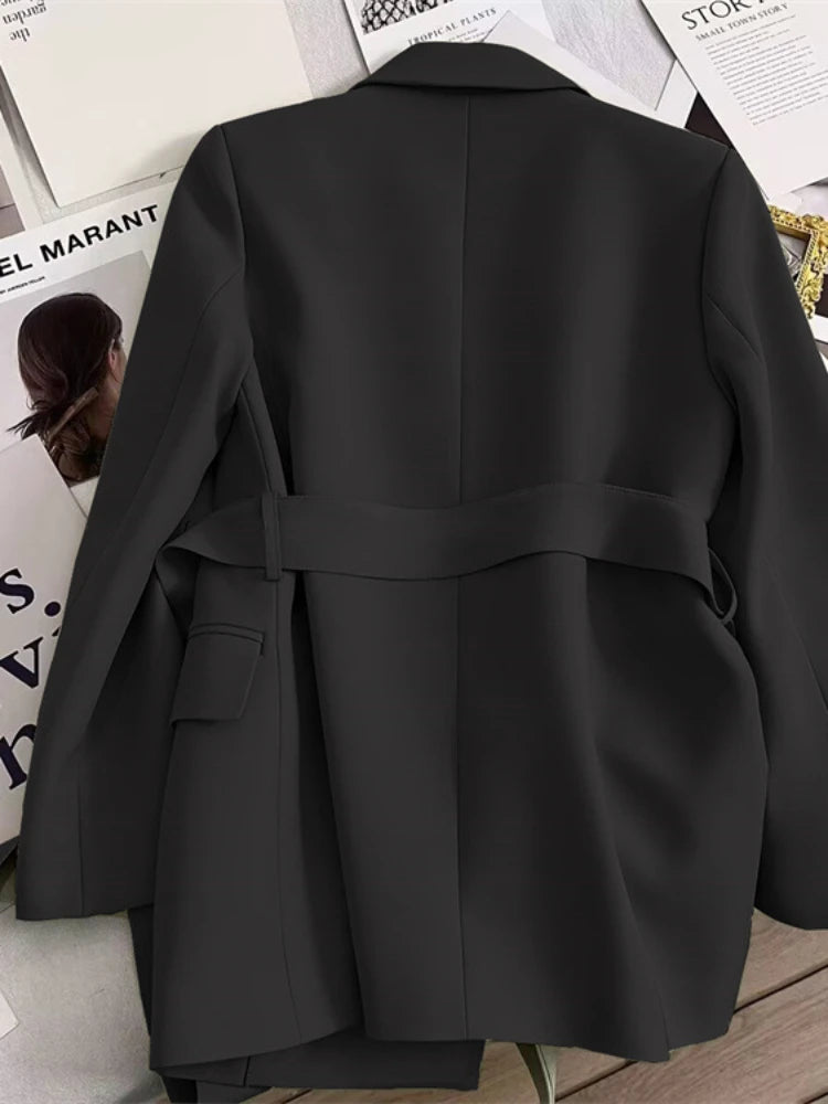 Julia | Stilfuld blazer med bælte til et moderne look