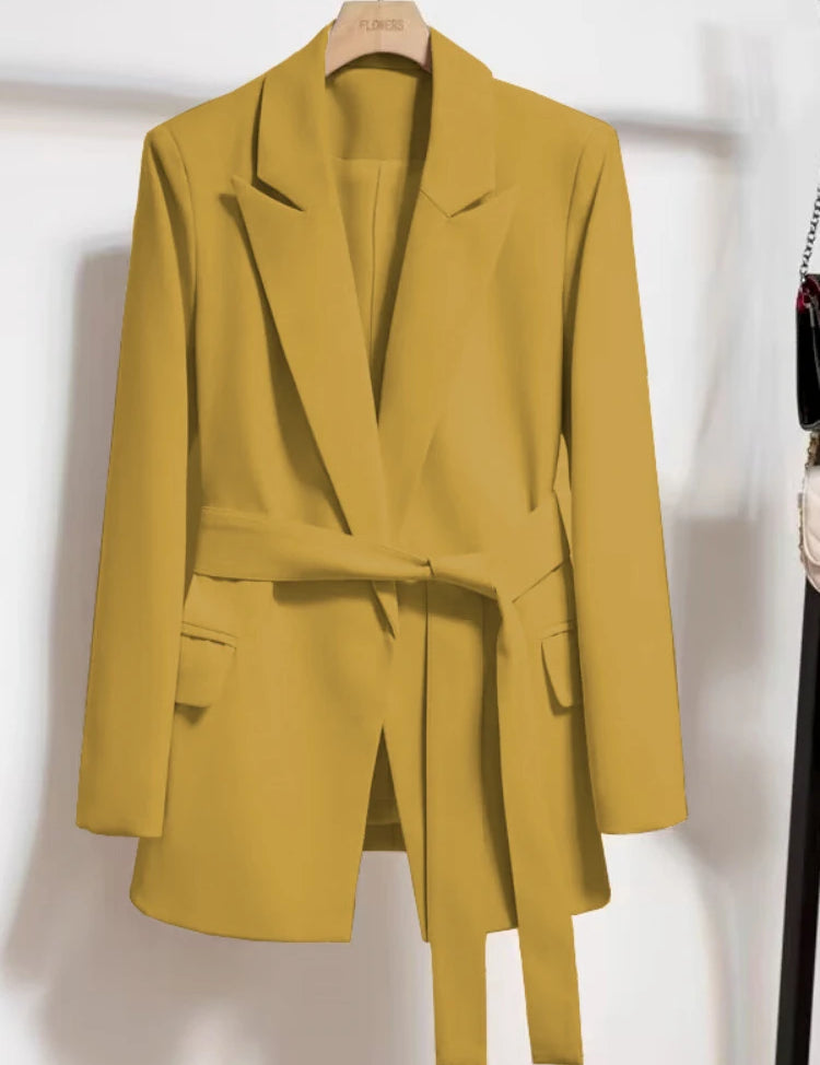 Julia | Stilfuld blazer med bælte til et moderne look