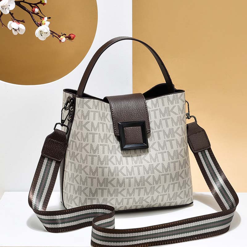 Stilfuld buckettaske til kvinder med alsidig PULining 0