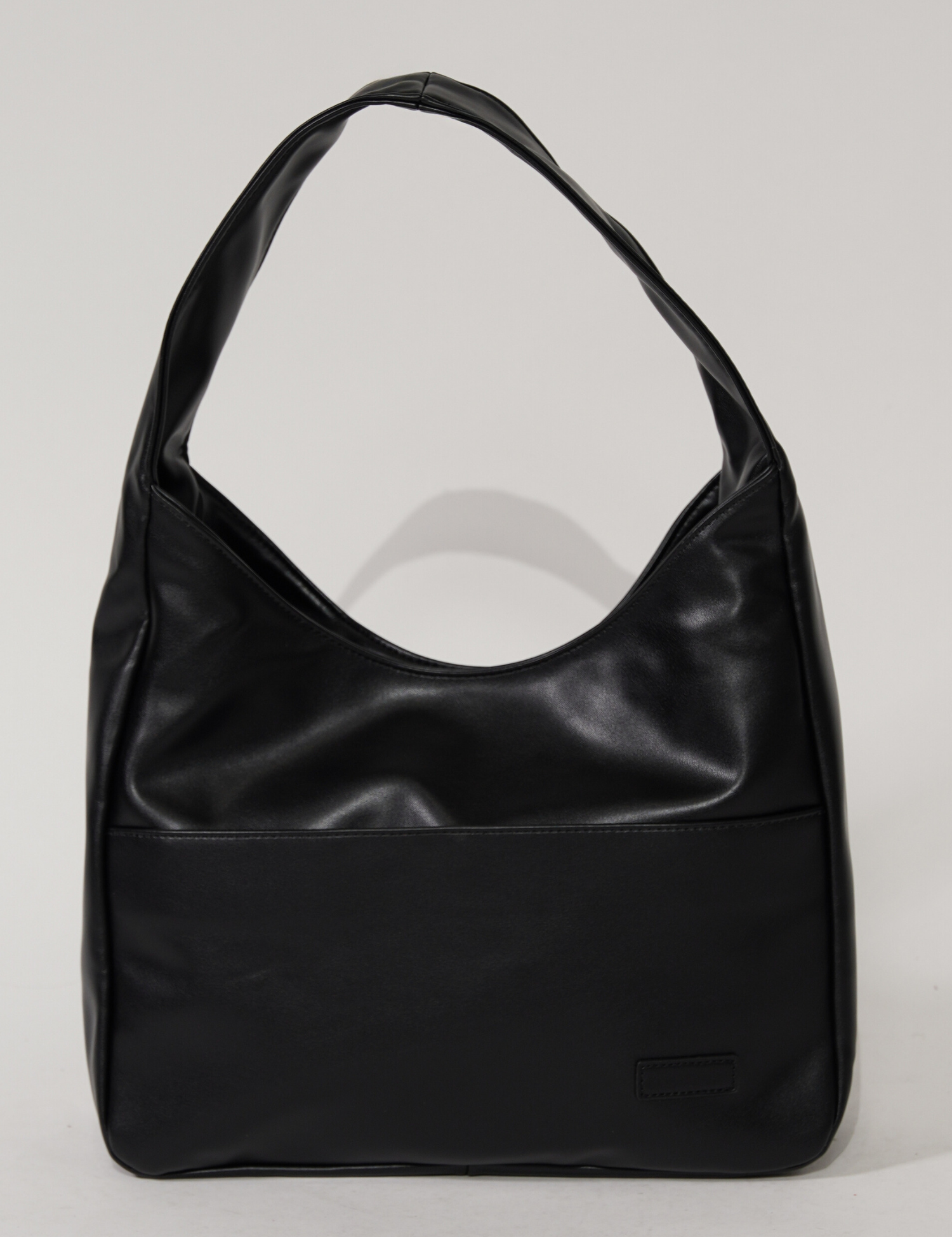 Stilfuld rund skuldertaske til kvinder i vegansk læder 11