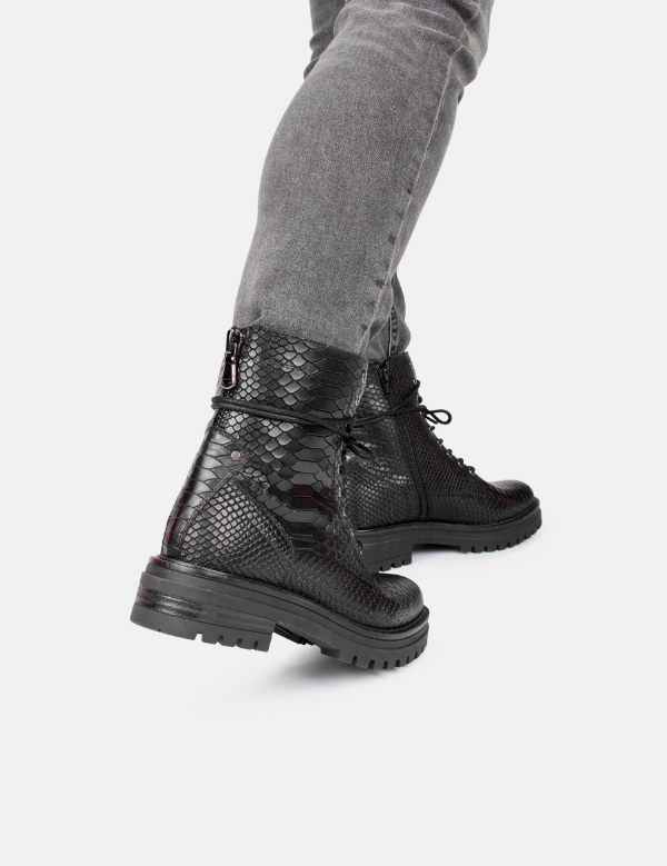 Stilfulde pytonmønster snørestøvler til kvinder – Komfortabelt og alsidigt fodtøj 1