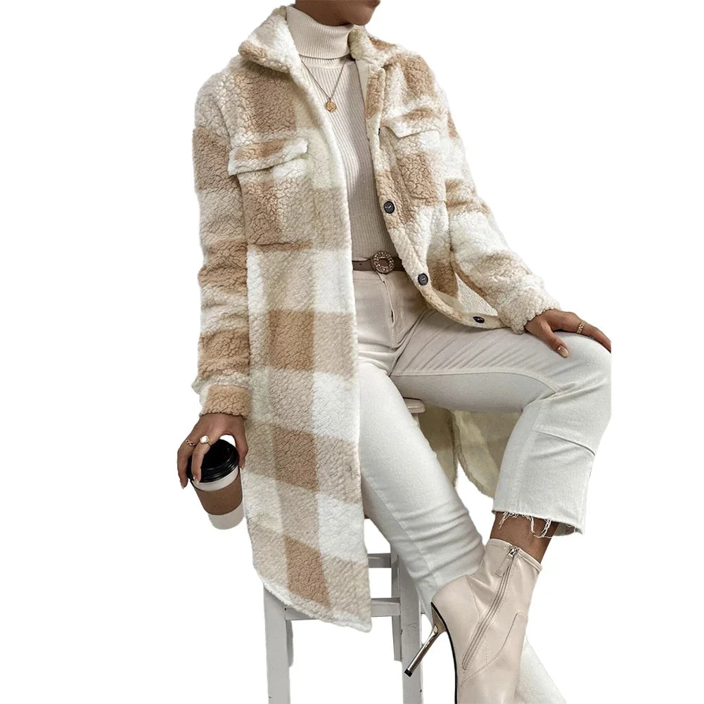 Ternet knaplukning af tartan-overtøj – Dameferiejakke, varm vintercardigan og trenchcoat i ét stilfuldt lag 0