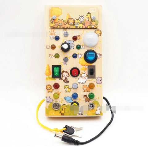 Træ Montessori LED-aktivitetstavle – Pædagogisk legetøj til småbørn med 15 lys og 9 interaktive kontakter 3