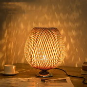 GlowCrest | Kunstnerisk Bordlampe til Hyggelige Rum